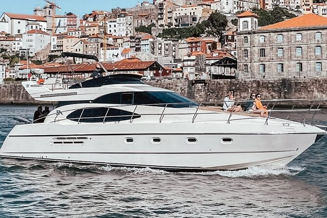 BRIDGES EXPERIENCE 2h-Private Yacht Tour in the City of Porto