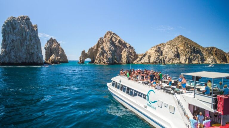 Cabos: Cabo Wave Cruise With Snorkeling, Lunch & Open Bar