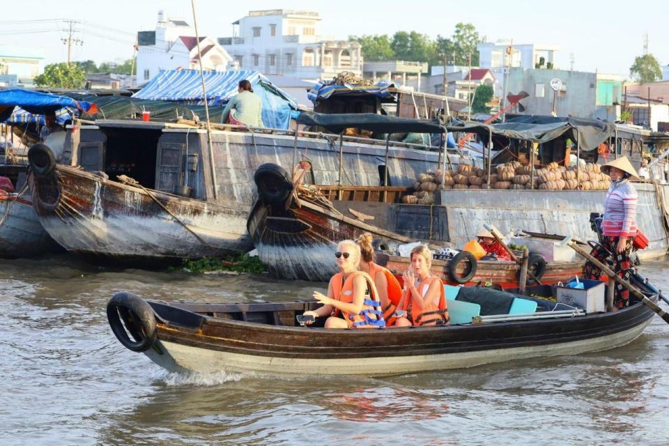1 cai rang famous floating market in can tho 1 day tour Cai Rang Famous Floating Market in Can Tho 1 Day Tour