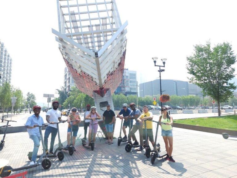 Calgary: 2-hour E-Scooter City Highlights Tour