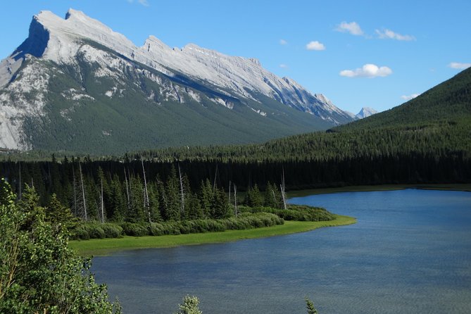 Calgary Airport Arrival Private Transfer to Banff for Groups