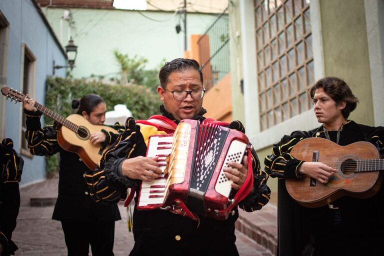 Callejoneada Procession