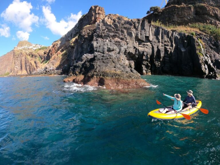 Câmara De Lobos: Private Guided Kayaking Tour in Madeira