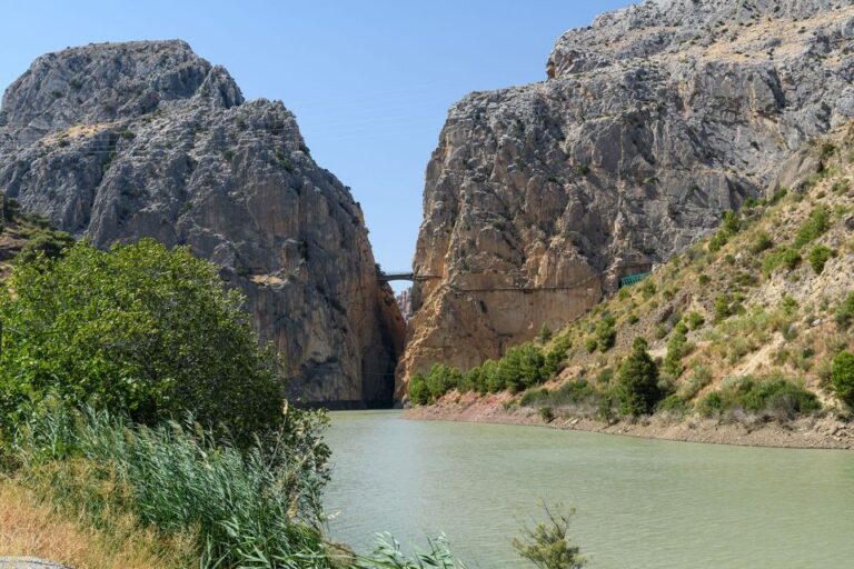 Caminito Del Rey: Guided Tour With 1 Drink and Shuttle Bus