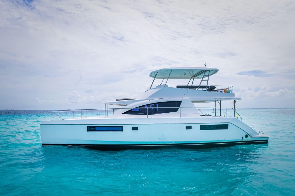 1 cancun luxury and elegance on board Cancun: Luxury and Elegance on Board