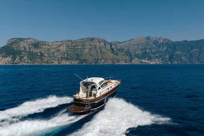 Capri Tour From Sorrento – 38ft Motorboat APREAMARE