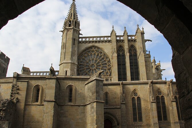 Carcassonne Scavenger Hunt and Best Landmarks Self-Guided Tour