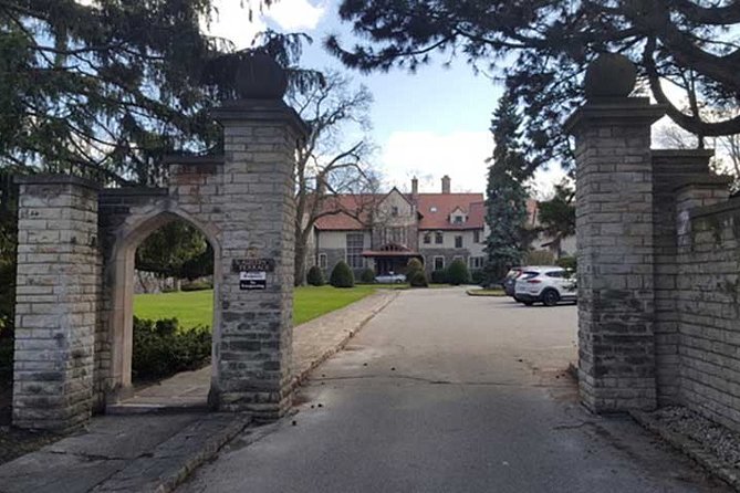 Casa Loma: Uncover the Stories Behind the Regal Facades on an Audio Walking Tour