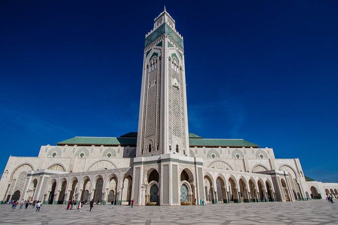 Casablanca Guided Tour With Lux Vehicle and Walking Tour VIP