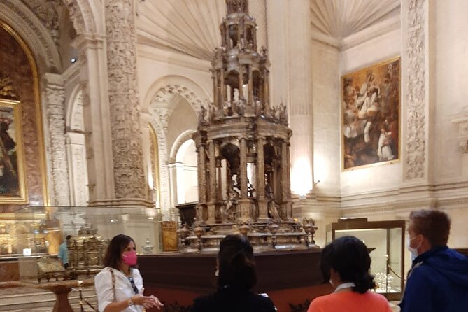 Cathedral and Giralda Guided Tour and Priority Entrance - Booking Details