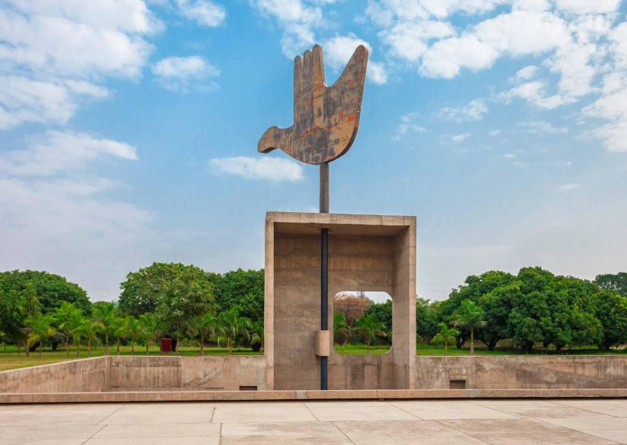 Chandigarh Walking Tour (2 Hours Guided Walking Tour)