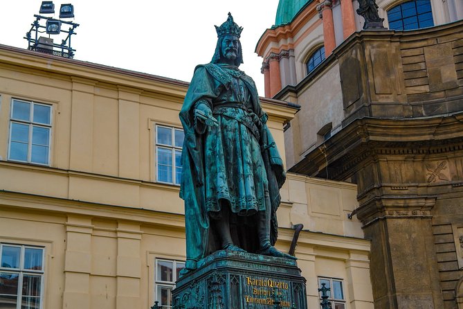 Charles Bridge: SELF-GUIDED WALKING TOUR (Prague)