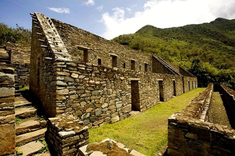 Choquequirao: 3-Day Hike to the Lost City of the Incas