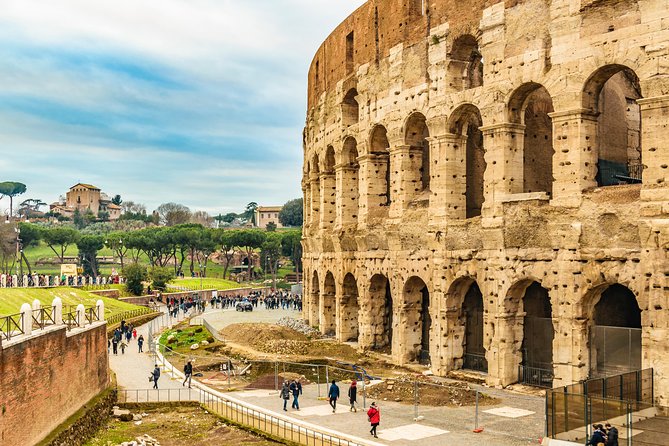 Colosseum and Roman Forum Small Guided Group – Skip the Line Tour