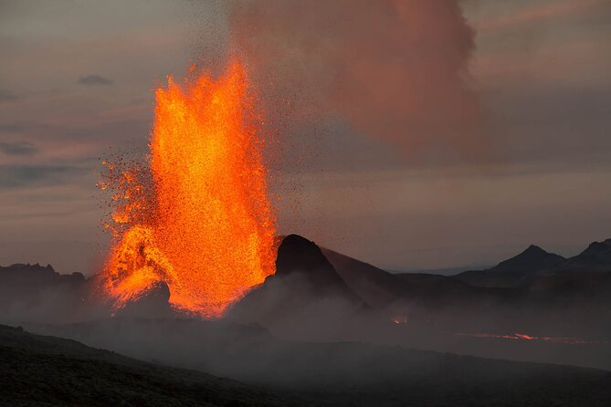 Combo: Active Volcano Guided Geldingadalur Hike and the Reykjanes Peninsula