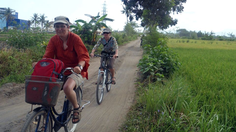 Countryside Bike Ride to Golong Village and Lingsar Temple