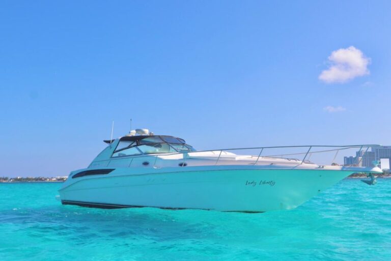 Cruising Paradise in a Luxury Yacht in Cancun
