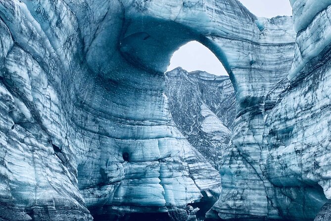 Crystal Blue Ice Cave – Super Jeep From Jökulsárlón Glacier Lagoon