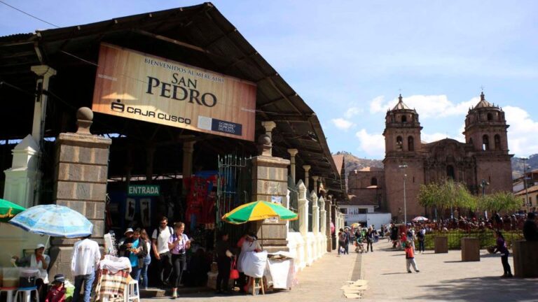 Cusco: Cooking Class and Tour of the San Pedro Market