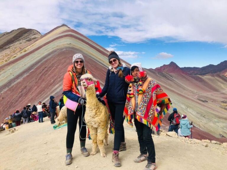 Cusco: Rainbow Mountain Horseback Riding Tour Lunch