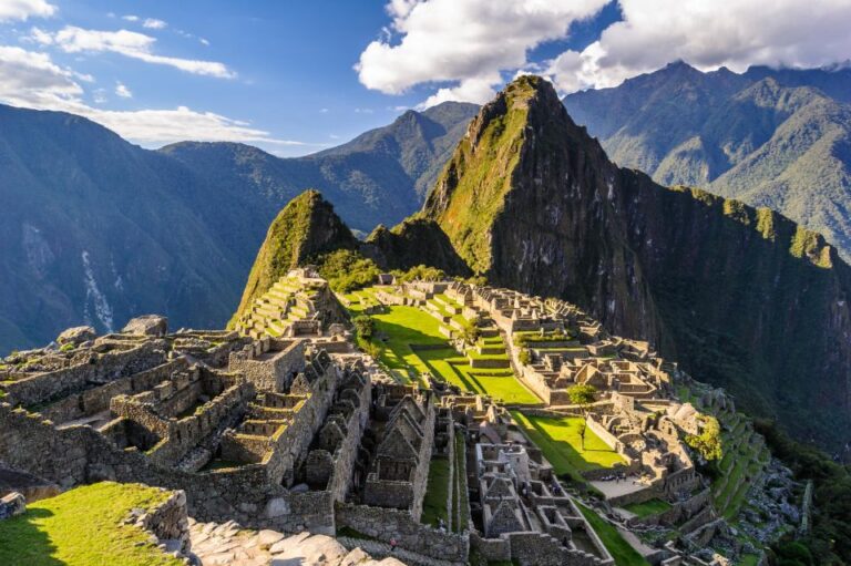 Cusco: Tour Machu Picchu Magic Sacred Valley 3D-2N