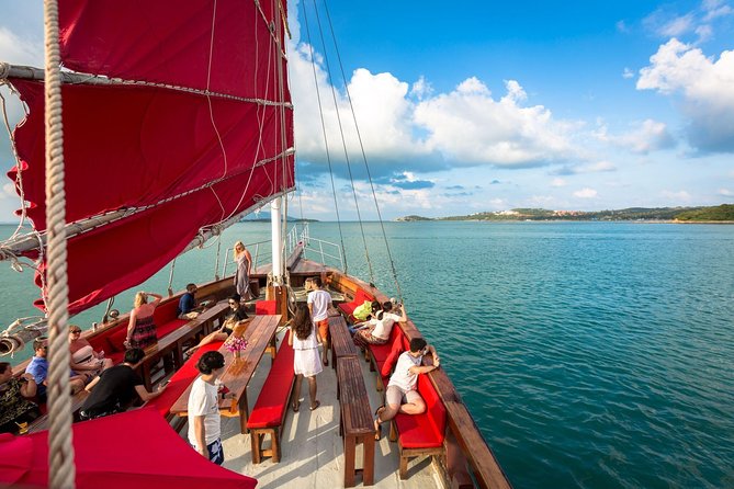 Day Cruise 10h to Angthong Marine Park on Luxury Boat / Incl. Breakfast & Lunch