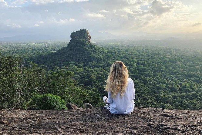 Day Tour to Sigiriya – Pidurangala Rock, Golden Temple of Dambulla