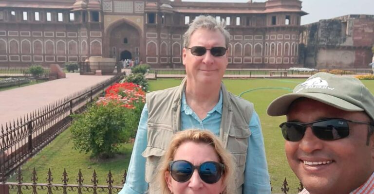 Day Tour to Taj Mahal From Aerocity (Delhi) by Car