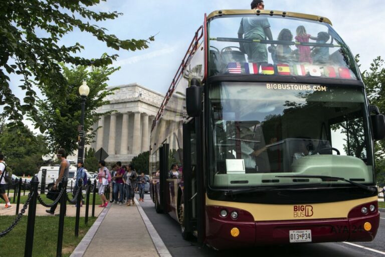 DC: Hop-on Hop-off Bus Tour & Sightseeing Water Taxi Cruise