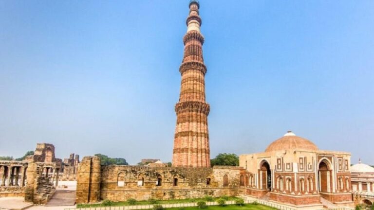 Delhi Archeological Sites Tour