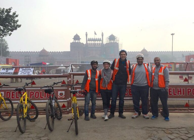 Delhi: Red Fort and Old Delhi Sunrise Cycle Tour