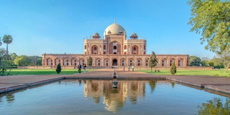 Delhi Tour Guide and Cab for 1 Day