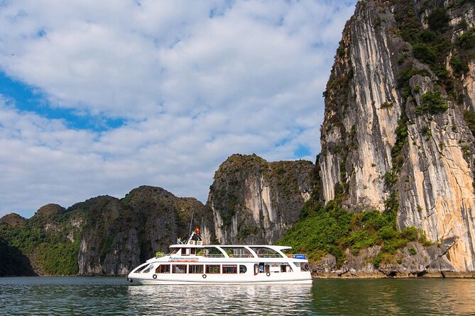 DELUXE Halong Cruise 1 Day Tour From Hanoi – Daily Operated