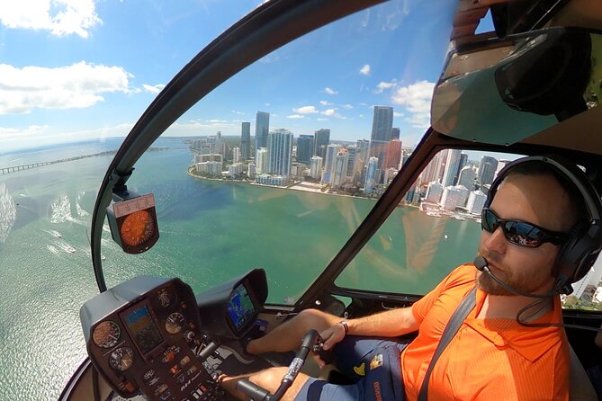 Deluxe Miami Helicopter Tour: Beaches, Skyline, and More