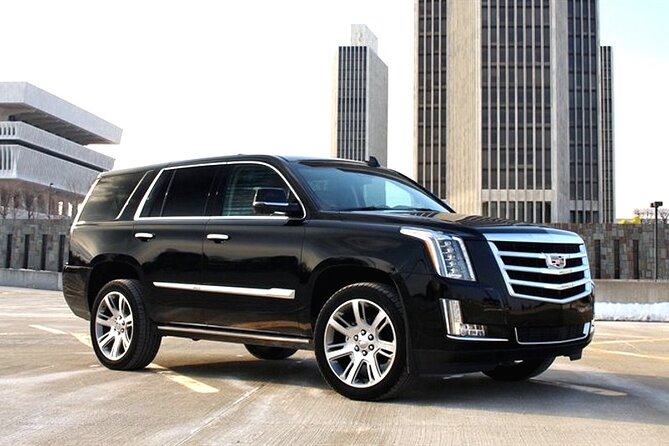 Departure Private Transfer: Montreal to Montreal Airport YUL in Luxury SUV
