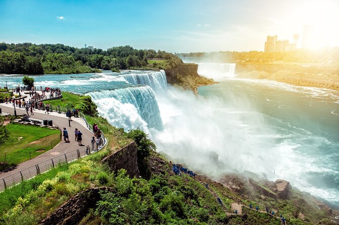 Departure Private Transfer: Niagara Falls to Toronto Airport YYZ in Luxury Van