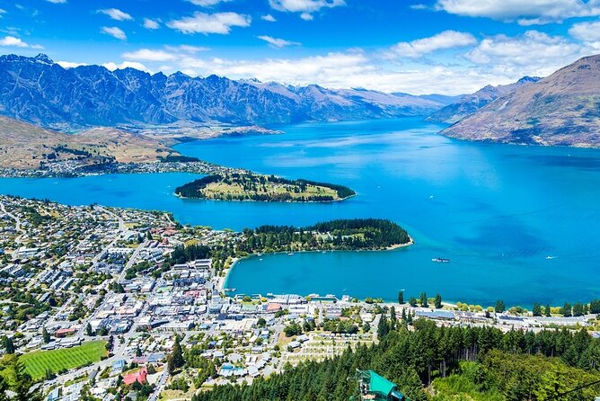Departure Private Transfers From Christchurch to Airport CHC in Luxury Van