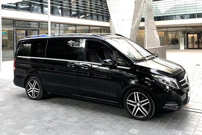Departure Transfer: Barcelona to Cruise Port by Luxury Van