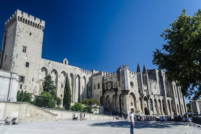 Discover Provence Including Avignon and Luberon Villages From Avignon