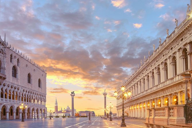 Discover Secrets and Hidden Gems of Venice With a Local: Sightseeing Small Group