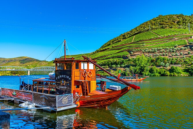 Douro Valley Historical Tour With Lunch, Winery Visit With Tastings and Panoramic Cruise