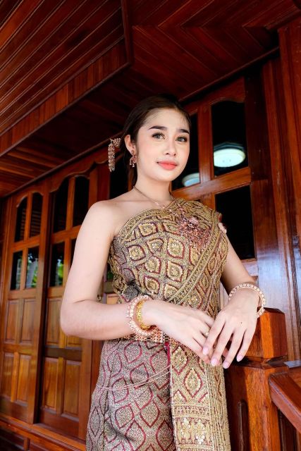 Dress in Thai Costume and Photoshoot at Thai Wooden House