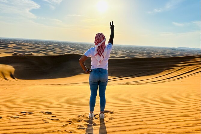 Dubai Desert Safari With BBQ Dinner, Sandboarding, Camels & Shows