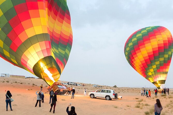 Dubai Hot Air Balloon Ride With Breakfast, Falconry & Camel Ride