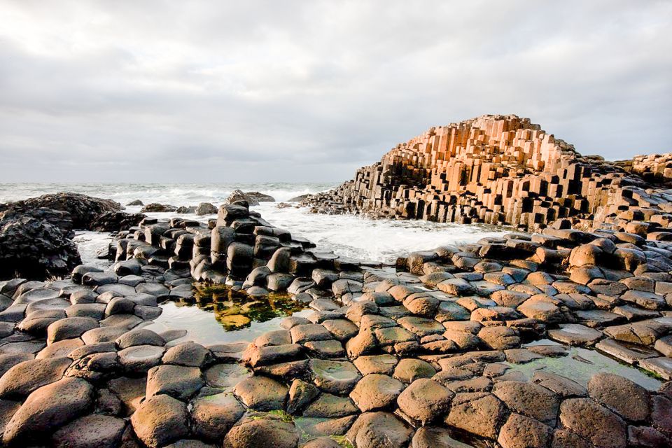 Dublin: Giants Causeway, Dark Hedges, Dunluce & Belfast Tour