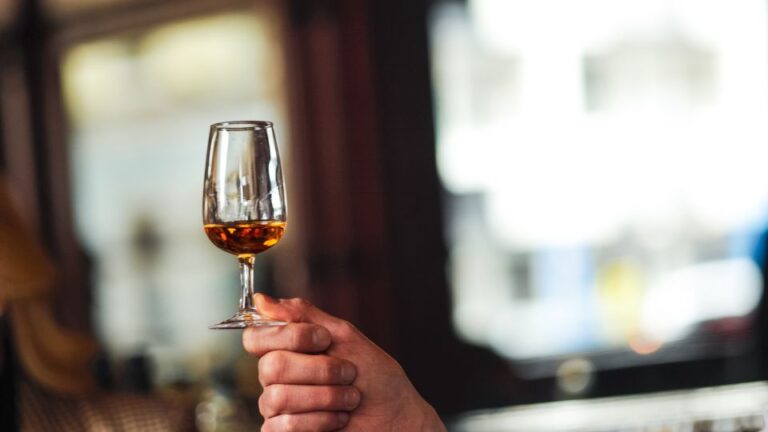 Dublin: Guided Irish Coffee Masterclass With Whiskey Tasting