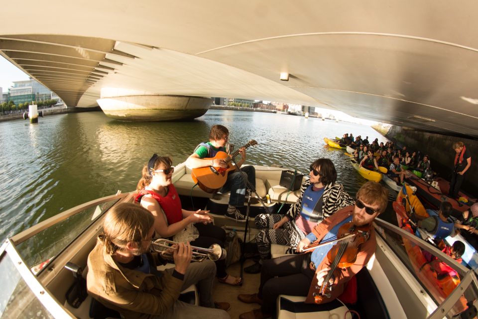 Dublin: Music Under the Bridges Kayaking Tour