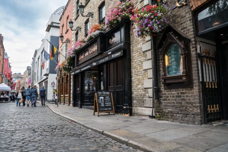 Dublin: Old Town’s Famous Pubs Outdoor Escape Game