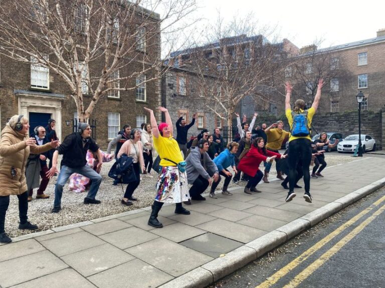 Dublin: Silent Disco Walking Tour