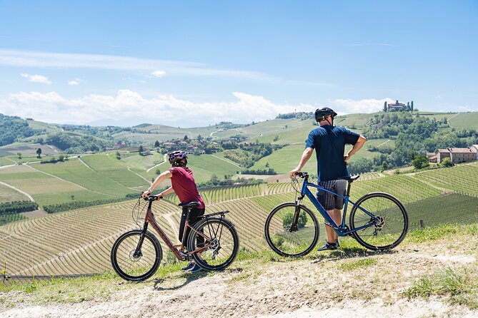 1 e bike in the langhe landscapes wines and cuisine E-Bike in the Langhe: Landscapes, Wines and Cuisine.